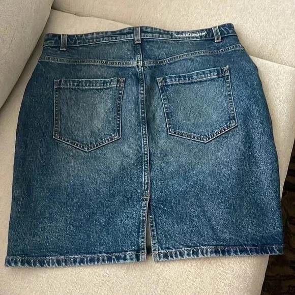 Favorite Daughter The Jordie Pencil Skirt in Iris - Picture 7 of 8